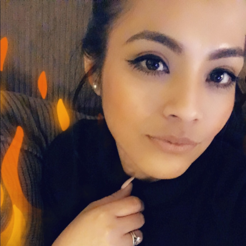 Meet your Posher, Nayeli